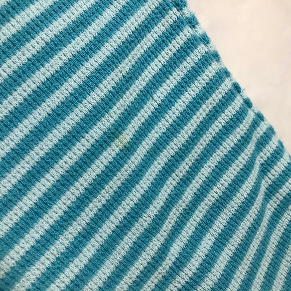 O Oscar de la Renta Blue Striped Thermal Top - Picture 6 of 6